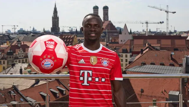 El delantero senegalés terminó su vínculo con el Liverpool y se unió al club alemán. Foto: Bayern Munich