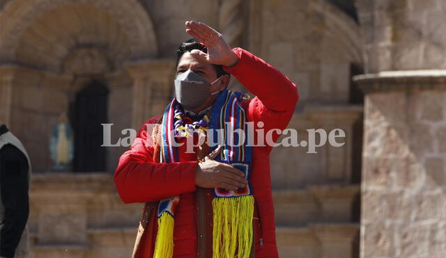 Castillo hizo una serie de promesas a los ciudadanos juliaqueños. Foto: Juan Carlos Cisneros/La República