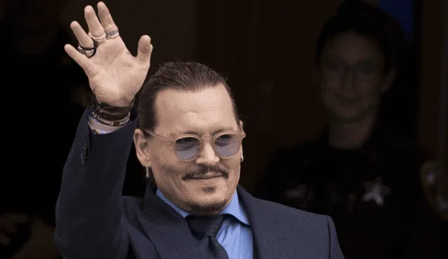 Johnny Depp se mostró bastante rejuvenecido. Foto: EFE