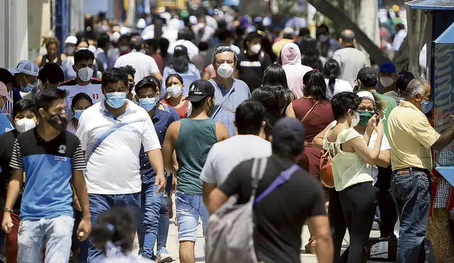 Cuidado. El temor al contagio es menor en la población y eso es peligroso, alerta el Minsa. Foto: Clinton Medina/La República