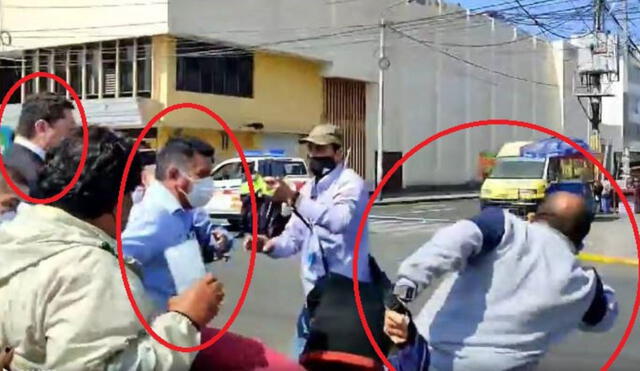 Trabajadores del proyecto especial Chinecas, ubicado en Chimbote, agredieron a varios periodistas. Foto: captura de vídeo/RSD Noticias.