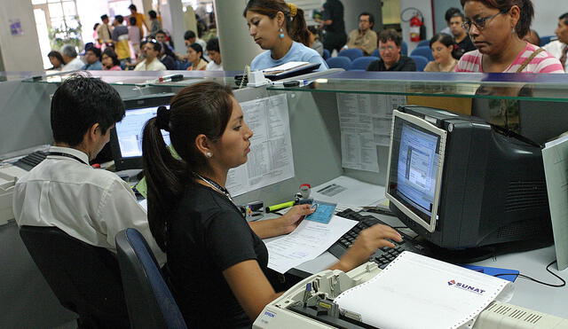 La masa salarial total registró un aumento interanual de 11,9% el cuarto mes del año. Foto: Andina.