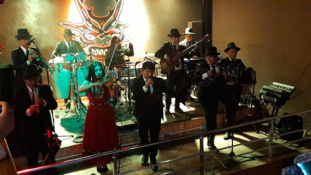 Agrupación musical Afinación Diablo ofrece concierto para sus seguidores en Cusco. Foto: Luis Álvarez/La República