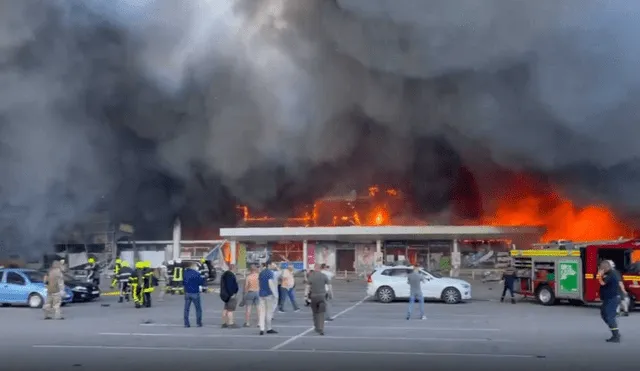 El presidente ucraniano aseguró que el centro comercial no planteaba "peligro" para el Ejército ruso. Foto: RTVE | Video: Twitter de Mijaíl Podolyak