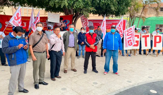 Dirigentes hicieron un plantó en el Parque Obrero de la ciudad de Chiclayo. Foto: Clinton Medina