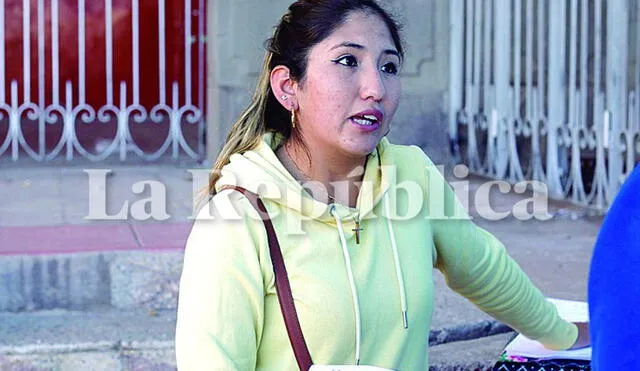 Contra la pared. Paola Marón, dijo a La República que aceptó trabajar en varios lugares para desarrollarse profesionalmente. Foto: La República