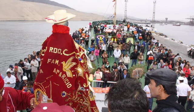 En Chimbote, se realiza una procesión marítima en el día central de la fiesta de San Pedrito. Foto: RSD Noticias