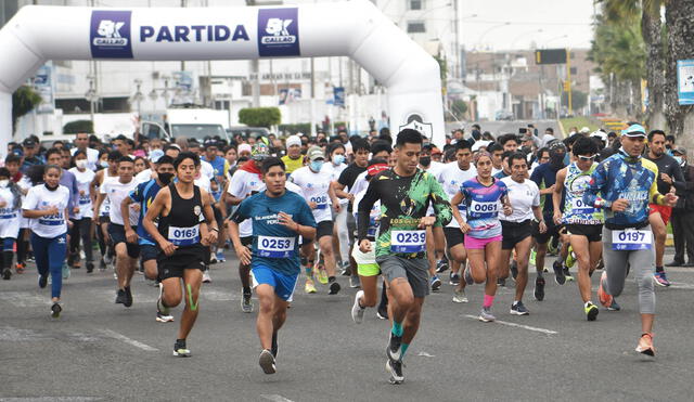 Entre los personajes que acudieron a la carrera estaban el exjugador Miguel 'Conejo' Rebosio y el exboxeador Raúl ‘Torito’ Enciso. Foto: Gobierno Regional del Callao