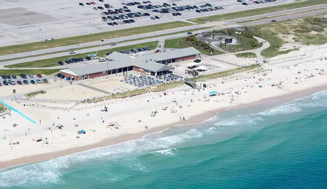 Smith Point Beach se cerró después del “incidente relacionado con tiburones” que involucró a un salvavidas. Foto: New York Post