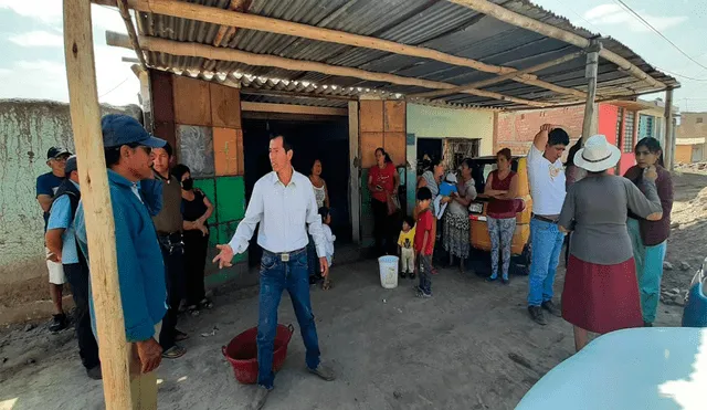 Vecinos se reunieron este domingo para hacer el reclamo por proyecto paralizado. Foto: La República