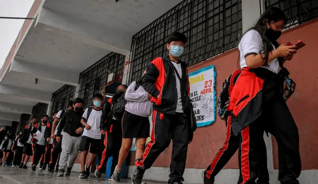 Ministro de Educación recordó que profesores y estudiantes deben tener la vacunación completa. Foto: La República