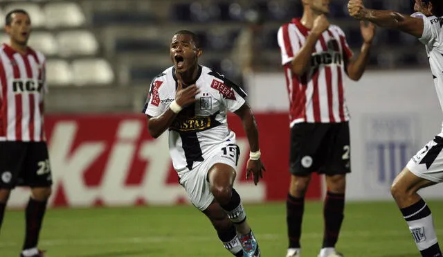 Wilmer Aguirre anotó tres goles ante Estudiantes por la Copa Libertadores 2010. Foto: Andina