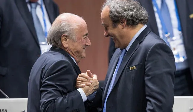 Joseph Blatter y MIchel Platini fueron cuestionados por sus manejos de la FIFA y UEFA en su época como presidentes. Foto: EFE