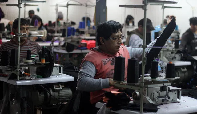 La ley sobre tercerización laboral está en la Comisión de Trabajo y busca llegar al Pleno. Foto: La República