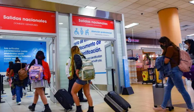 Oficina de Indecopi en el aeropuerto monitorea los vuelos tanto de ida como de retorno a la ciudad de Lima. Foto: Indecopi