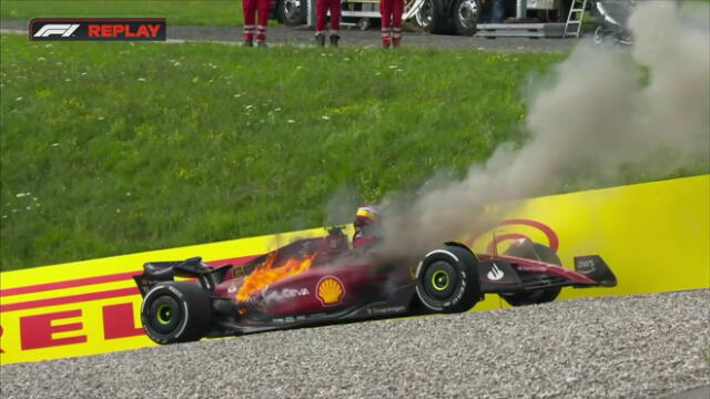 Fuego en el auto de Sainz. Foto: F1.