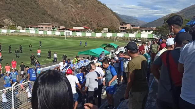 Cusco. Gresca se desató en pleno estadio de Quillabamba. Foto: Noticias Quillabamba