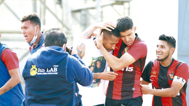 Ingreso. Jhonny VIdales tuvo su chance y la aprovechó de la mejor manera anotando el gol del triunfo en Trujillo. Foto: Liga 1