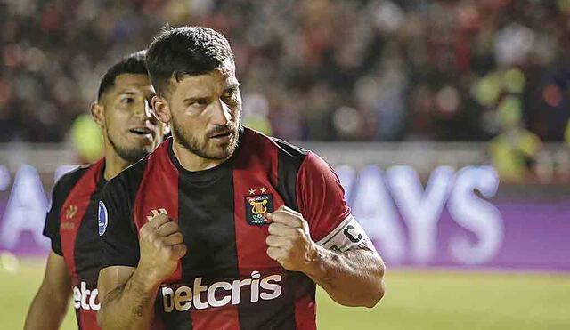 Líder. Cuesta tiene 149 goles con la camiseta de Melgar. Es su referente e ídolo.