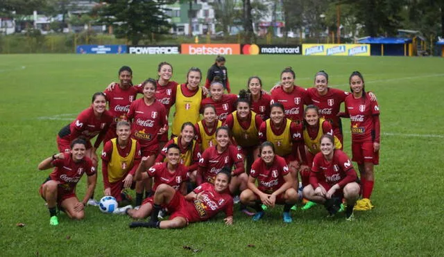 La selección peruana femenina es dirigida por Conrad Flores. Foto: Twitter selección peruana