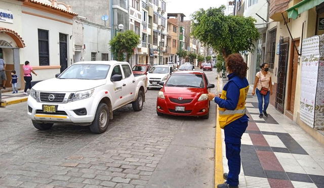 Funcionaria de la Municipalidad de Chiclayo indicó que los operativos realizados van dirigidos únicamente al transporte informal. Foto: MPCh