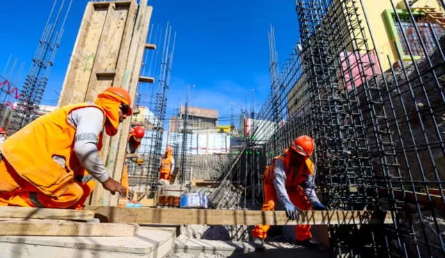 El Pleno del Congreso aprobó la ley que permite flexibilizar los requisitos para que los trabajadores de construcción civil accedan a una pensión justa. Foto: FTCCP