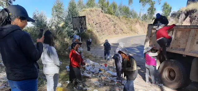 Cusco. Comuneros recogieron desechos que son arrojados en zona turística. Foto: DDCC