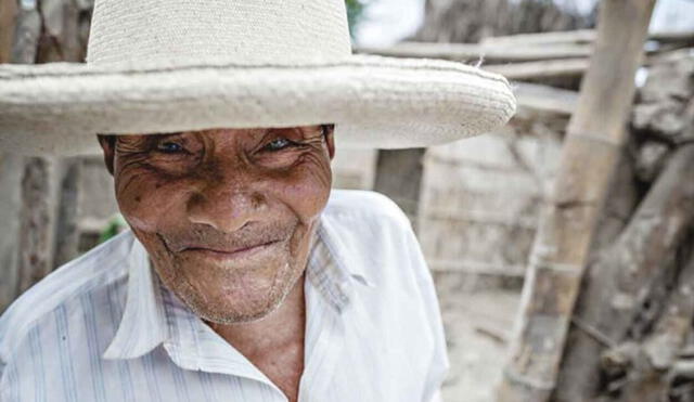 Falleció, a sus 93 años, Manuel Juárez Villegas, reconocido como el último tejedor de paja toquilla del caserío de Pedregal. Foto: El Tiempo