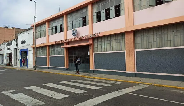 El colegio Santa Rosa suspendió clases por casos de COVID-19. Foto: La República