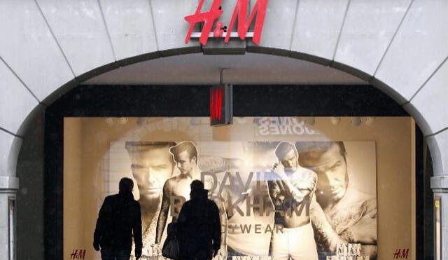 Como parte del proceso de liquidación del negocio, la intención de H&M es reabrir temporalmente las tiendas físicas en Rusia por un período de tiempo limitado para vender el inventario restante. Foto: EFE