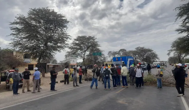 Las carreteras bloqueadas fueron Piura-Sullana, Panamericana Norte, Sullana-Tambogrande, entre otras. Foto: Grover Lozada