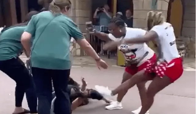 La pelea caótica rápidamente se volvió viral en las redes sociales. Video: @straightstunner/TikTok