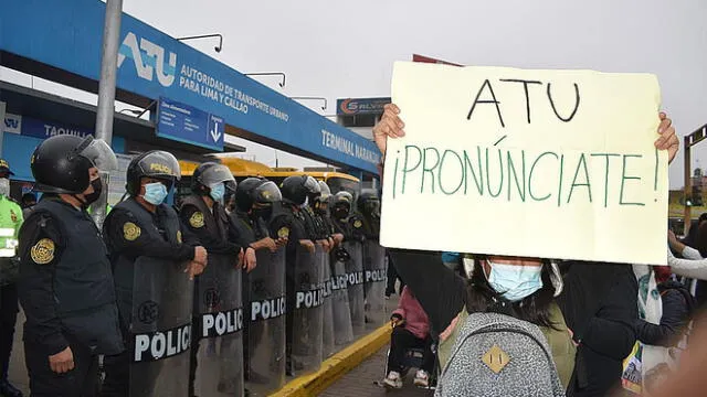 Metropolitano: usuarios rechazan incremento de tarifas y piden presencia de la ATU. Foto: Twitter/Jhoselyn Acosta
