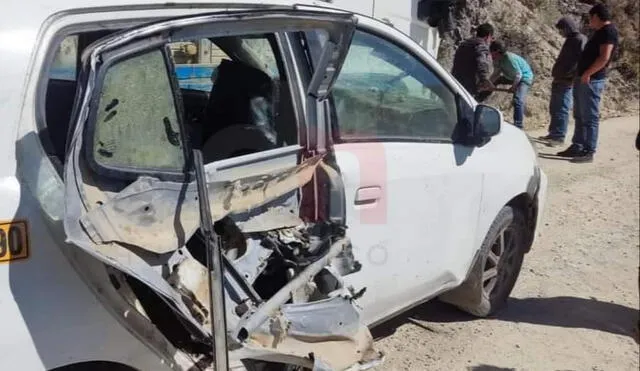 La explosión provocó que automóvil quede destrozado. Foto: ADN Huamachuco
