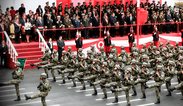 Desfile militar se ha desarrollado ininterrumpidamente durante el mandato de Pedro Castillo. Foto: Andina