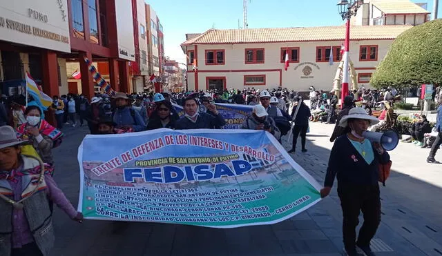 Pobladores protestaron en la plaza principal de Puno. Foto: La República/Juan Carlos Cisneros
