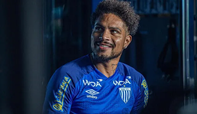 Paolo Guerrero firmó por el club brasileño hasta el final de la presente temporada. Foto: Avaí FC