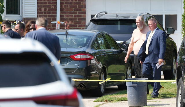 El cuerpo de Verriest es sacado de su casa después del espantoso ataque. Foto: New York Post