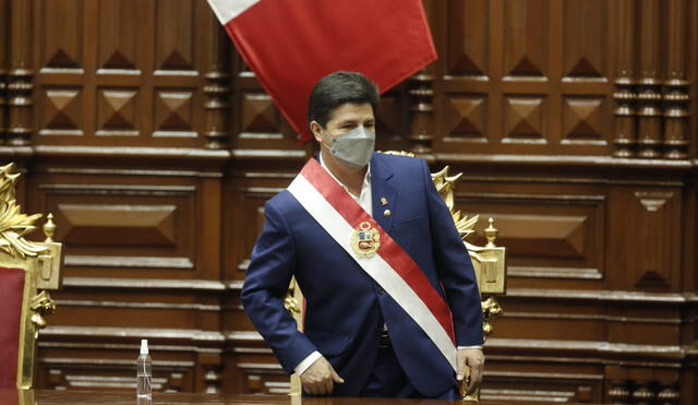 Pedro Castillo podría ser inhabilitado si la denuncia constitucional es aprobada por el pleno del Congreso.  Foto: Antonio Melgarejo / La República