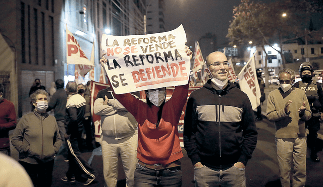 Protesta. Defensa de la educación superior se dio en las calles y la hicieron los estudiantes. Foto: Gerardo Marín/La República