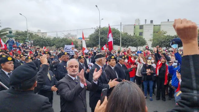 Parada Militar por Fiestas Patrias: veteranos del Comando Chavín de Huántar protestaron contra el Gobierno de Pedro Castillo. Foto: Pamela Advíncula/URPI-LR