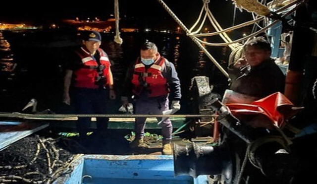 Un total de 160 kilogramos de recursos hidrobiológicos fueron hallados en una embarcación pesquera en Tumbes. Foto: Facebook/ Dirección General de Capitanías y Guardacostas del Perú
