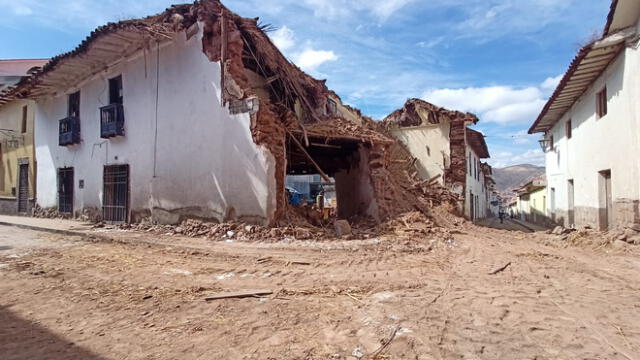 Demolición se llevó a cabo ante inminente riesgo de colapso que representaba la casona. Foto: Alexander Flores/URPI-LR