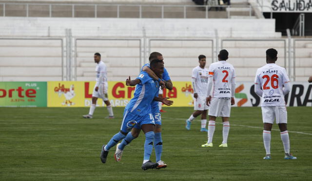 En el segundo tiempo se abrió el arco con goles de Jack Durán en el minuto 48’. Foto: Juan Carlos Cisneros/La República