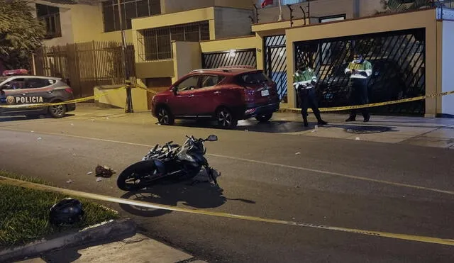 Motocicleta usada en robo fue abandonada en el lugar de los hechos. Foto: Giuliana Castillo / URPI - LR