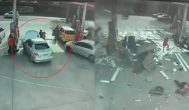 Los trabajadores de la gasolinera dijeron a los medios locales que la explosión se produjo en el tanque de GNC del vehículo, el cual estaba oxidado y en mal estado. Foto: Captura de video/Infobae.