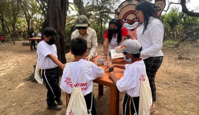 Los escolares se identifican con su patrimonio cultural y natural, mientras refuerzan su formación académica. Foto: Mincetur