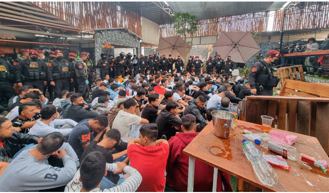 Vecinos de la zona denunciaron que la fiesta seguía desde la noche del sábado 6 de agosto, por lo que dieron aviso a la Policía Nacional. Foto: Omar Coca / URPI-LR