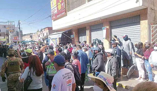 Gresca. En mercado de Tiabaya hubo cruce de palabras. Foto: La República