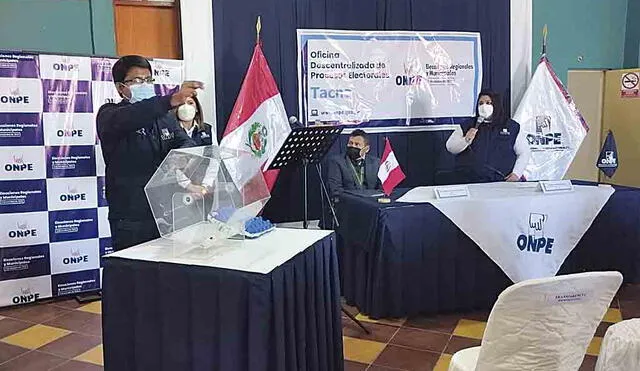 Método. En Tacna se sorteó la ubicación de 9 movimientos regionales. Foto: La República